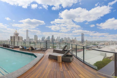 High End Living In Brisbane City - Accommodation Redcliffe 1