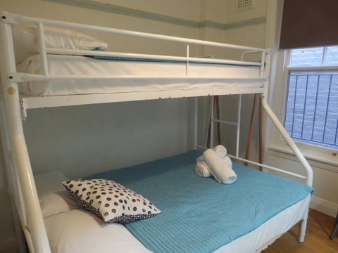 Highfield Private Hotel - Accommodation Redcliffe 2