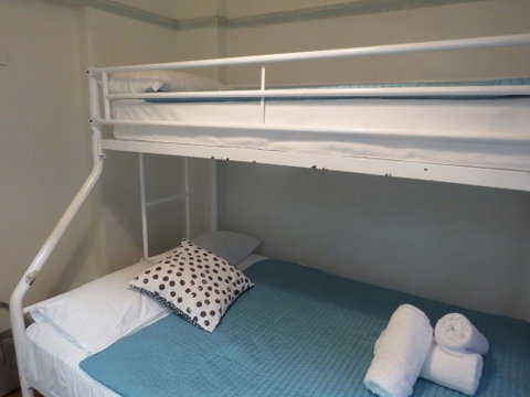 Highfield Private Hotel - Accommodation Redcliffe 0