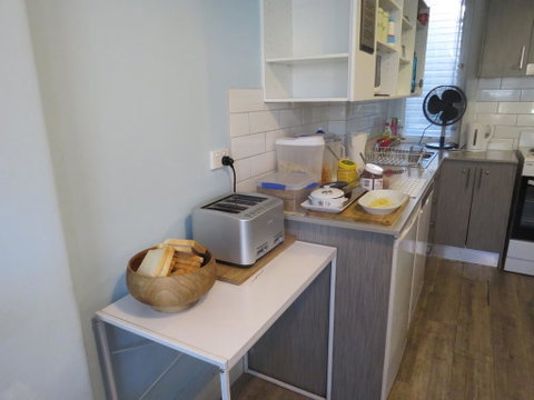 Highfield Private Hotel - Accommodation Redcliffe 1