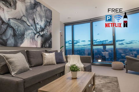 Highlife Luxury, Carpark, Wifi, Pool, Gym, Netflix - Accommodation Redcliffe 0