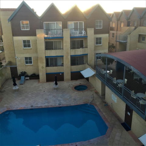 Hillarys Executive Apartment - Accommodation Redcliffe 0