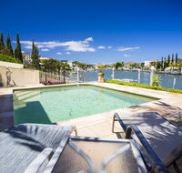 Holiday Home Luxe  Sanctuary Cove - Accommodation Redcliffe