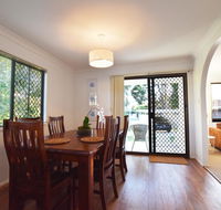 Holiday House - Accommodation Redcliffe