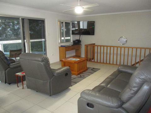 Holiday In Style - Hervey Bay - Accommodation Redcliffe 3
