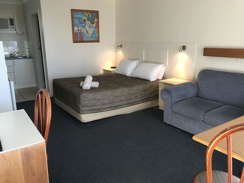 Holiday Lodge Motor Inn - Accommodation Redcliffe 1
