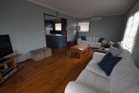 Holiday On The Bay, Vincentia - Accommodation Redcliffe 2