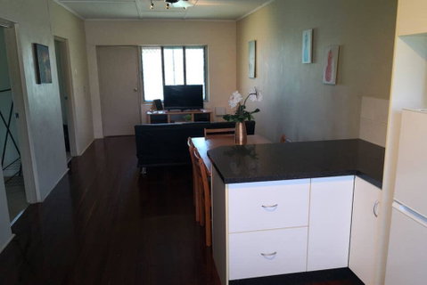 Home At Haymarket - Accommodation Redcliffe 3