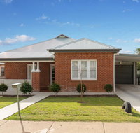 Home Away From Home - Accommodation Redcliffe