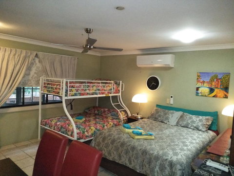 Homestay At Julie's - Accommodation Redcliffe 0