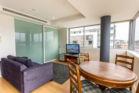 Honeysuckle Executive Suites - Accommodation Redcliffe 2