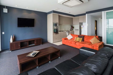 Honeysuckle Executive Suites - Accommodation Redcliffe 3