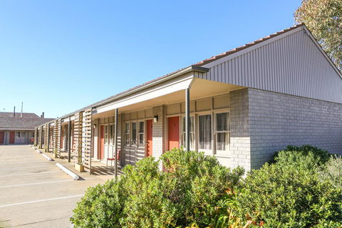 Hotel Canobolas Motel And Units - Accommodation Redcliffe 0