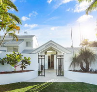 Island living in the heart of Noosa - Accommodation Redcliffe