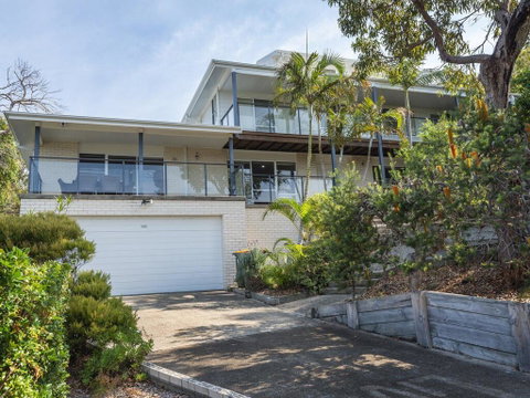 Island View - 80 Lentara St - Large Family Home, Pool, WIFI And Sweeping Views Of Fingal - Accommodation Redcliffe 0