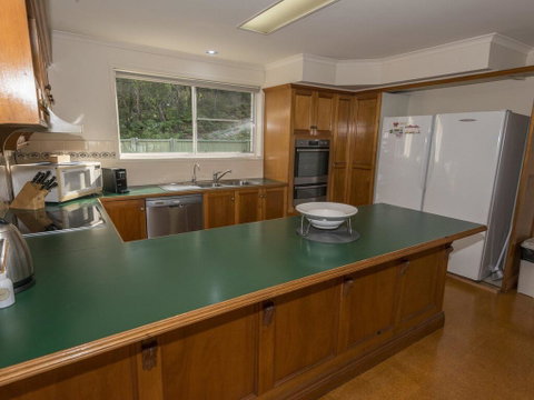 Island View - 80 Lentara St - Large Family Home, Pool, WIFI And Sweeping Views Of Fingal - Accommodation Redcliffe 2