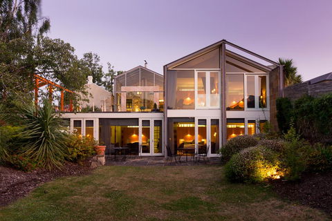 Islington Hotel - Accommodation Redcliffe 0