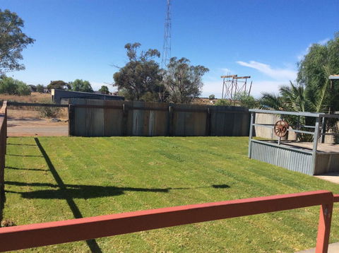 Ivanhoe Hotel Motel - Accommodation Redcliffe 1