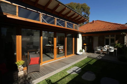 Jacaranda Garden Retreat - Accommodation Redcliffe 1