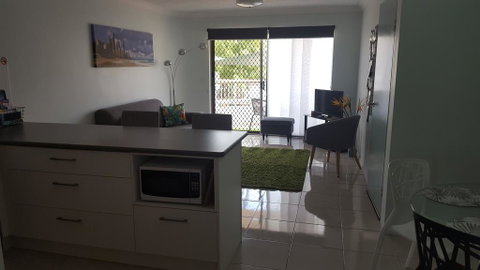 Jen's Place - Accommodation Redcliffe 2