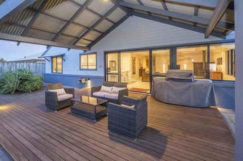 Jiia Jiia - Accommodation Redcliffe 3