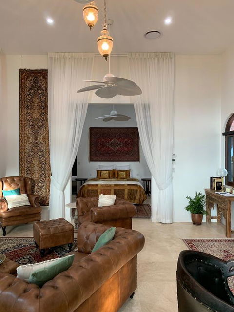 Jodha Bai Retreat - Accommodation Redcliffe 1