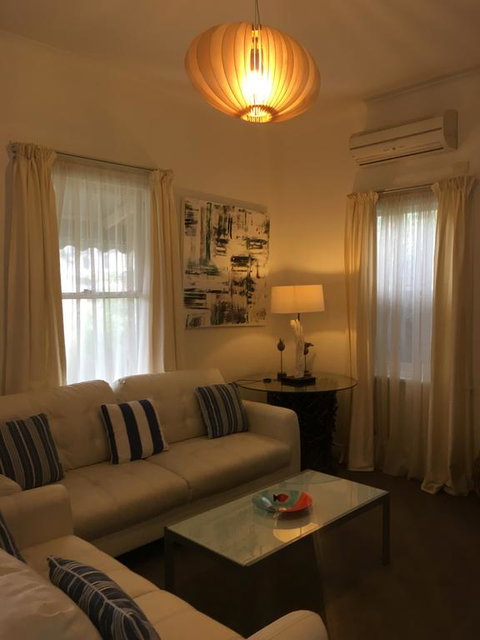 Kaikora Seaside Cottage - Accommodation Redcliffe 2