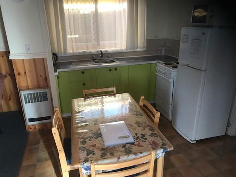 Kellraine Holiday Units - Accommodation Redcliffe 0