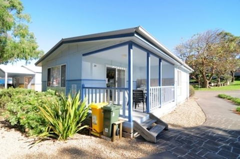 Kendalls Beach Holiday Park - Accommodation Redcliffe 0