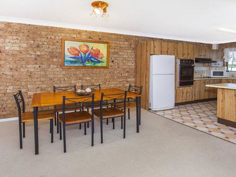 Kiaram A - Tingira Crescent - Accommodation Redcliffe 3