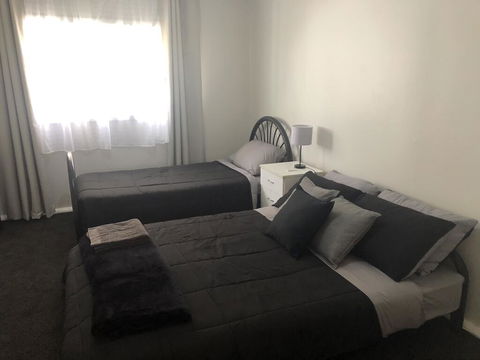 King Of The Cross - Work, Holiday Or Stop Overs - Accommodation Redcliffe 3