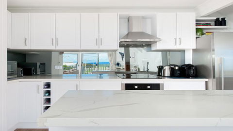 Kingsley Beach House - Boat Harbour - Accommodation Redcliffe 2