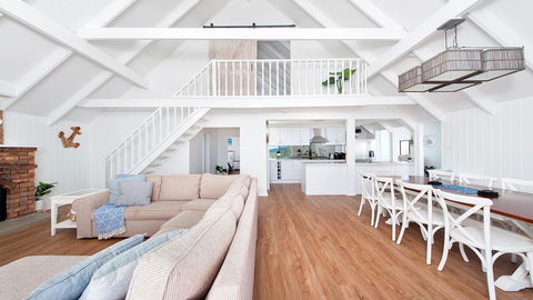 Kingsley Beach House - Boat Harbour - Accommodation Redcliffe 0