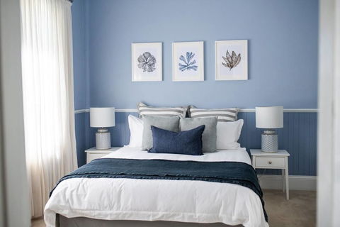 Kinross Cottage - Neat And Stylish, Sleeps 9 - Accommodation Redcliffe 0