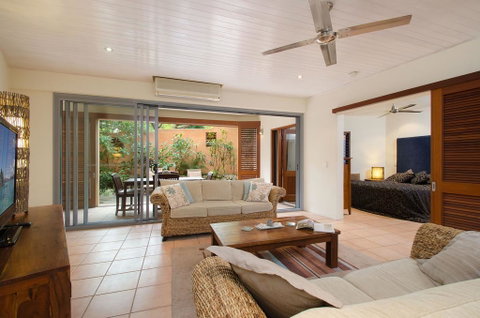 L'Auberge @ Noosa - Accommodation Redcliffe 1