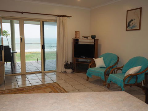 La Riviera - Accommodation Redcliffe 2