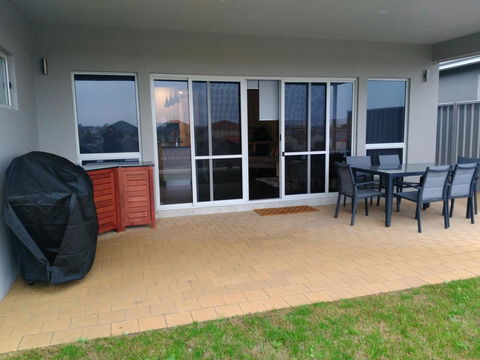 Laguna View - Accommodation Redcliffe 1
