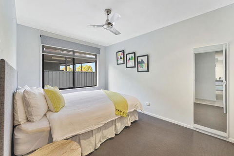 Lake Escape On Pool Avenue - Accommodation Redcliffe 3