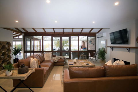 Lake House 61 Mulwala - Accommodation Redcliffe 1