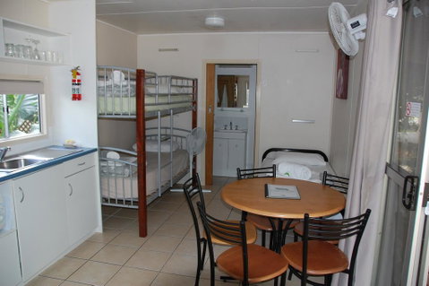Lake Placid Tourist Park - Accommodation Redcliffe 2
