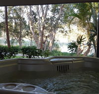 Lake Russell Lakeside Retreat - Accommodation Redcliffe
