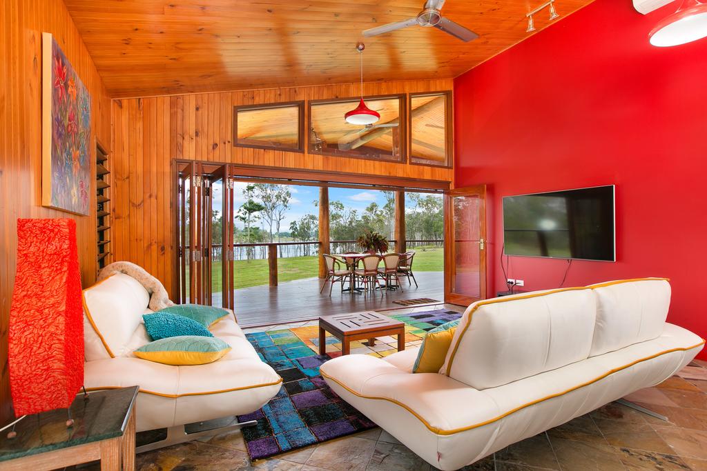 Barrine ACT Accommodation Redcliffe