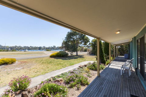 Lakeview - Waterviews On Newlands Arm - Accommodation Redcliffe 2