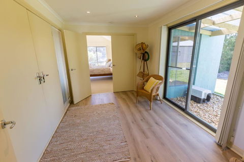Lakeview - Waterviews On Newlands Arm - Accommodation Redcliffe 3