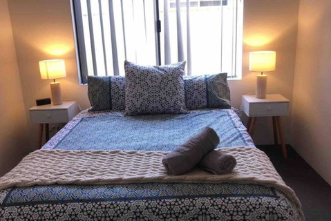 Lakeview Getaway - Accommodation Redcliffe 2