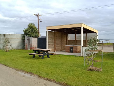 Lang Lang Caravan Park - Accommodation Redcliffe 0