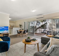 Large and Airy Unit in Quiet Riverside Suburb - Accommodation Redcliffe