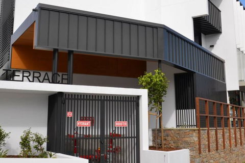 Large Space 2 BED APT Near Brisbane Airport - Accommodation Redcliffe 1
