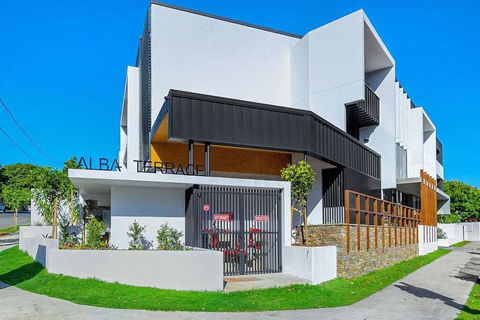 Large Space 2 BED APT Near Brisbane Airport - Accommodation Redcliffe 0
