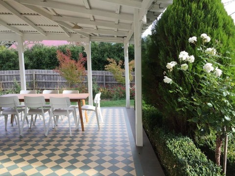 Lauristina Guest House - Accommodation Redcliffe 2